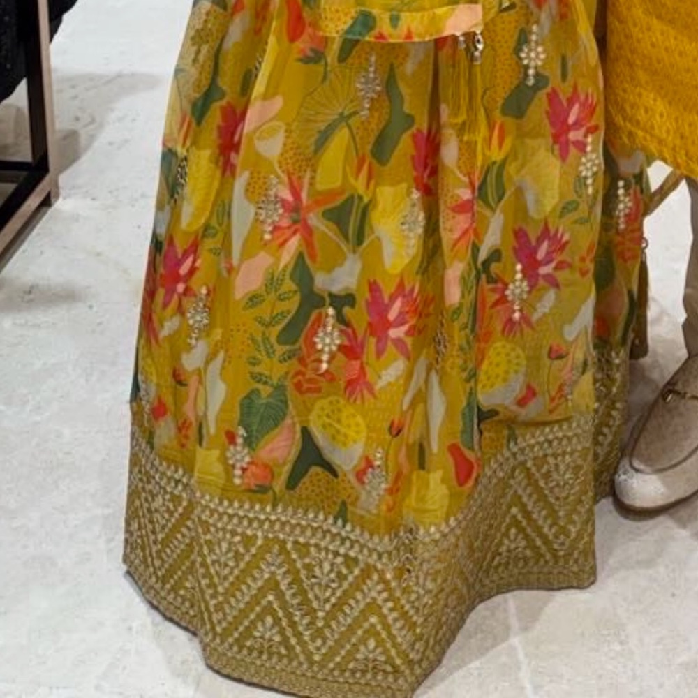 Mebaz Size 36/ Women’s Small/XS Lahenga Yellow Embroidered for Indian Wedding - Picture 11 of 11